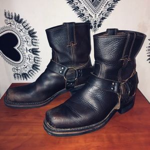 Frye Harness 8R